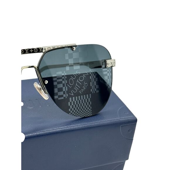 Louis Vuitton Animated Damier Ash Sunglasses Z1441E Silver*NO SIGNS OF USE - Picture 2 of 9